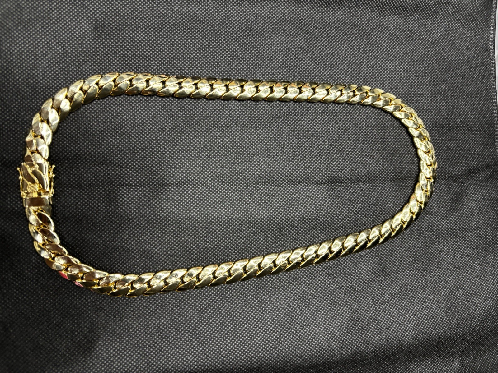 14k Yellow Gold Cuban Link Chain Necklace, Box Clasp, Signed, No Stone