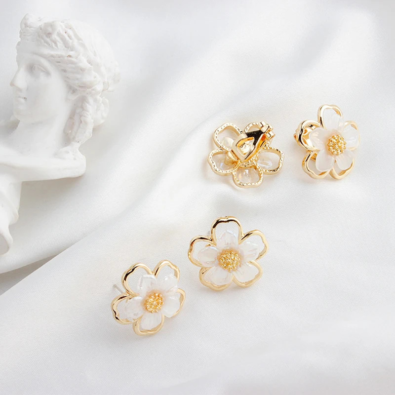 2026 Summer Fairy Non-pierced Ear Clip Double-layer Hollow Shell Flower Clip on