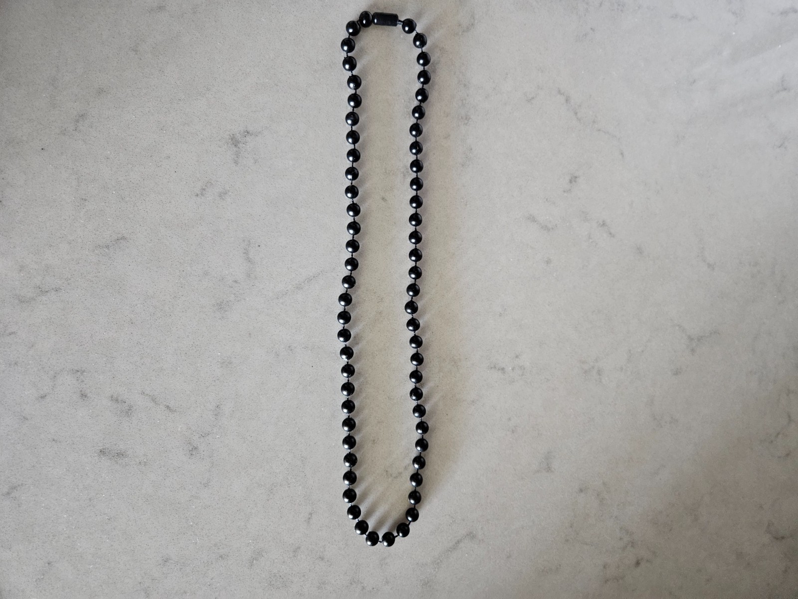 BRAND NEW 24″ LONG BLACK PLASTIC BEAD NECKLACE