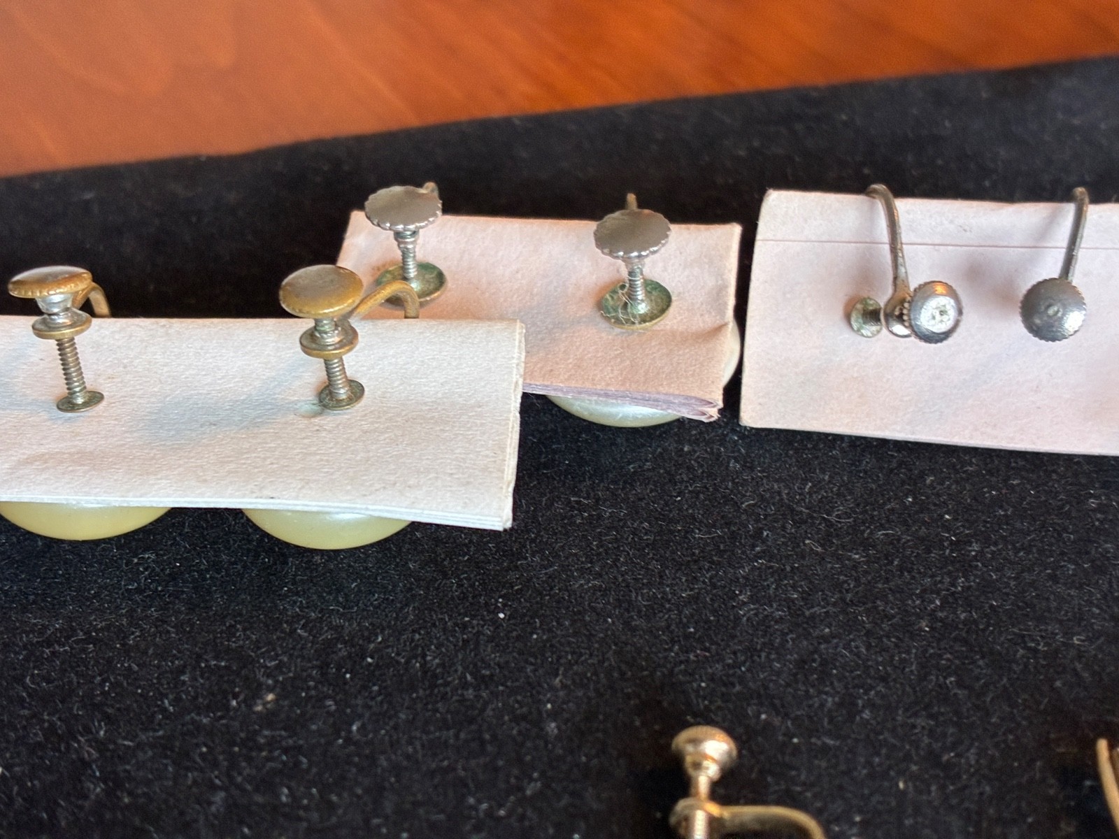 8 Pair Vintage Screw Back Earrings Faux Pearls Floral Gold Silver Tone$5