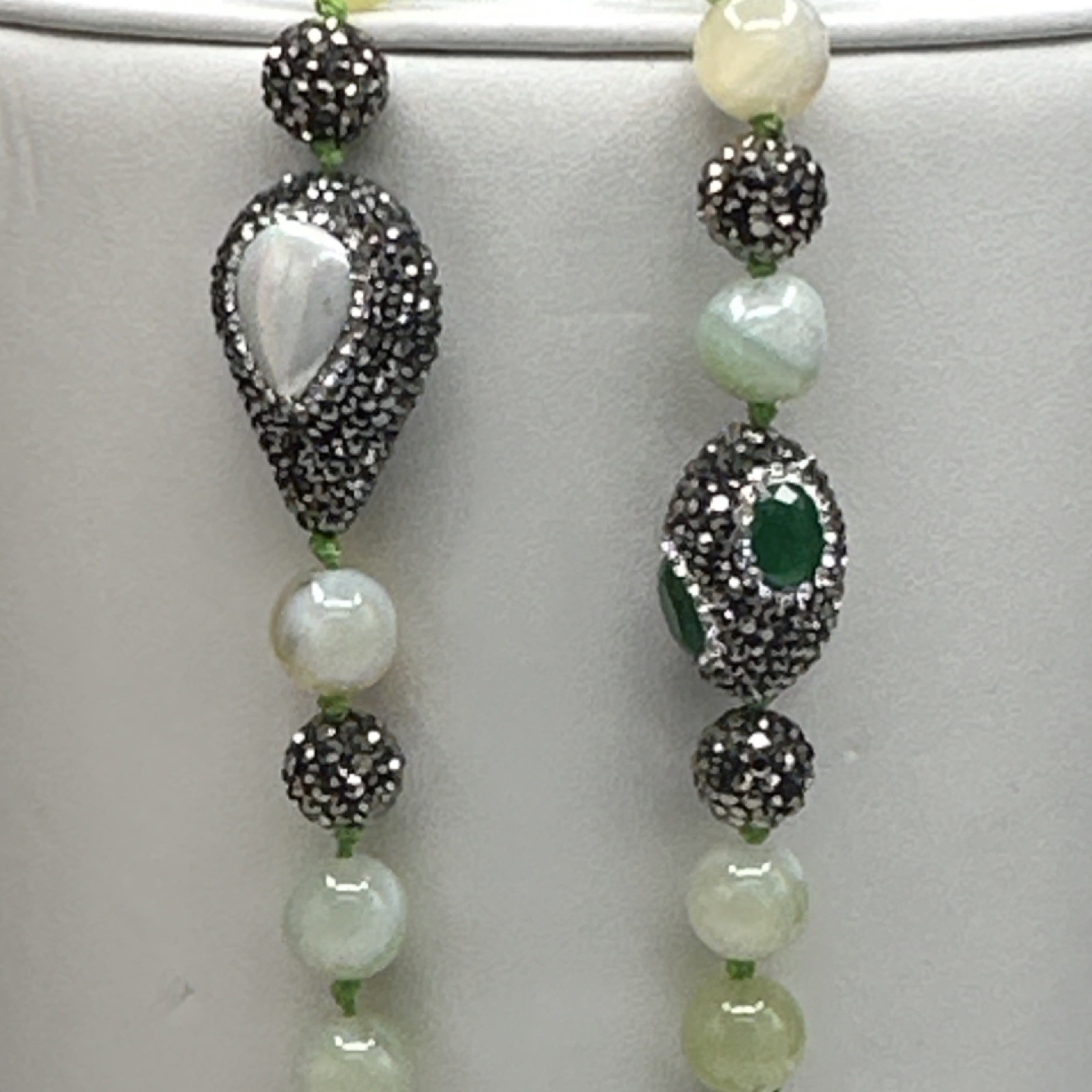 Green Agate Teardrop Pendant Beaded Necklace with Pearl Accents