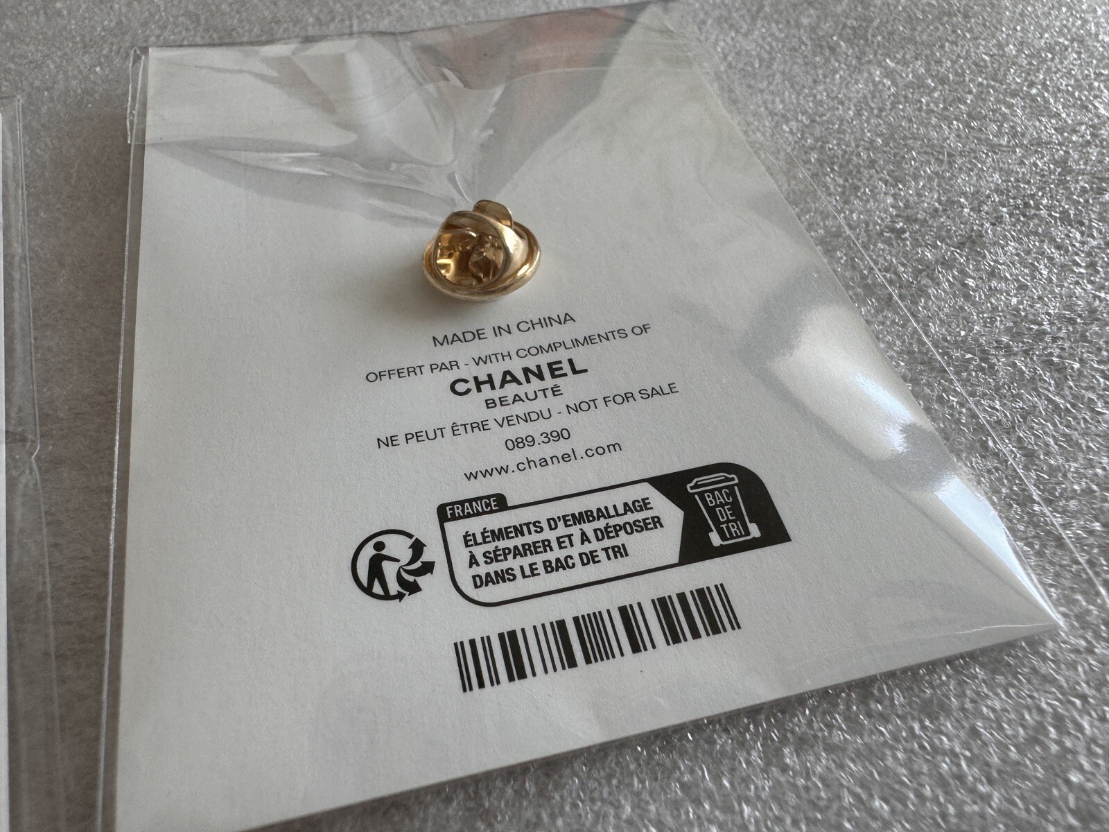 Chanel La Collection Novelty Pin Badge No.5 & Lipstick set. Brand New.
