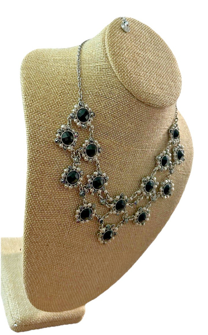Liz Claiborne 18”-20.5″ Silvertone Bib Statement Necklace Black/Gray Rhinestones