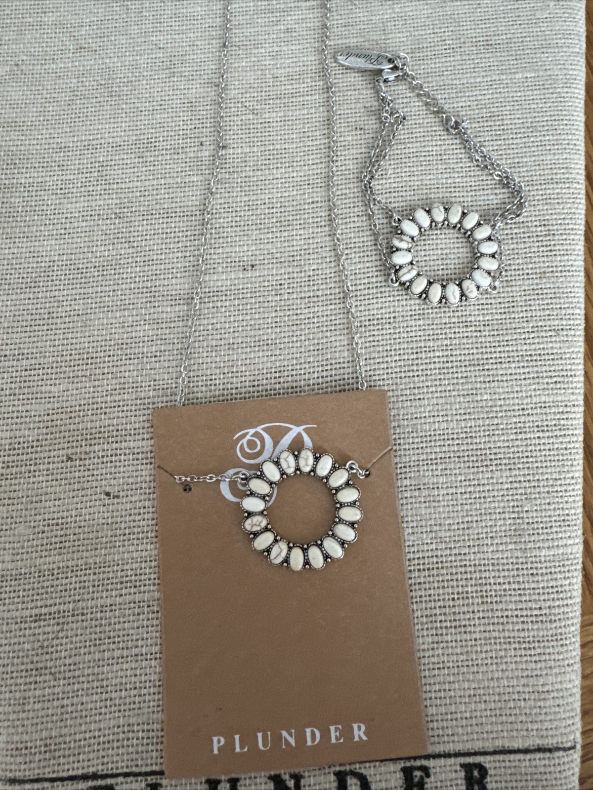 Plunder Design Fashion Trend Jewelry Cream Silver Chain Necklace & Bracelet Set