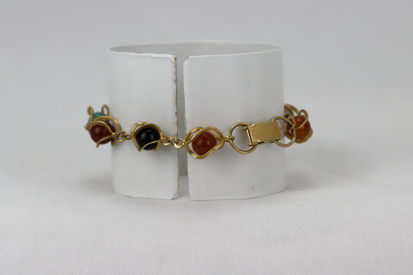 Caged Stone in Gold Tone Bracelet, Hinged Clasp, 9gr