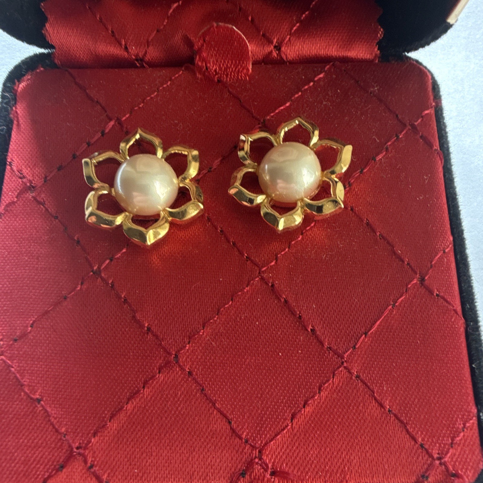 Trifari Signed Flower Stud Earrings Gold Plated Faux Pearl