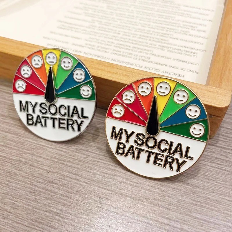Funny Social Battery Slider Pin – 7-Mood Expression Badge, Cute Interactive Pin