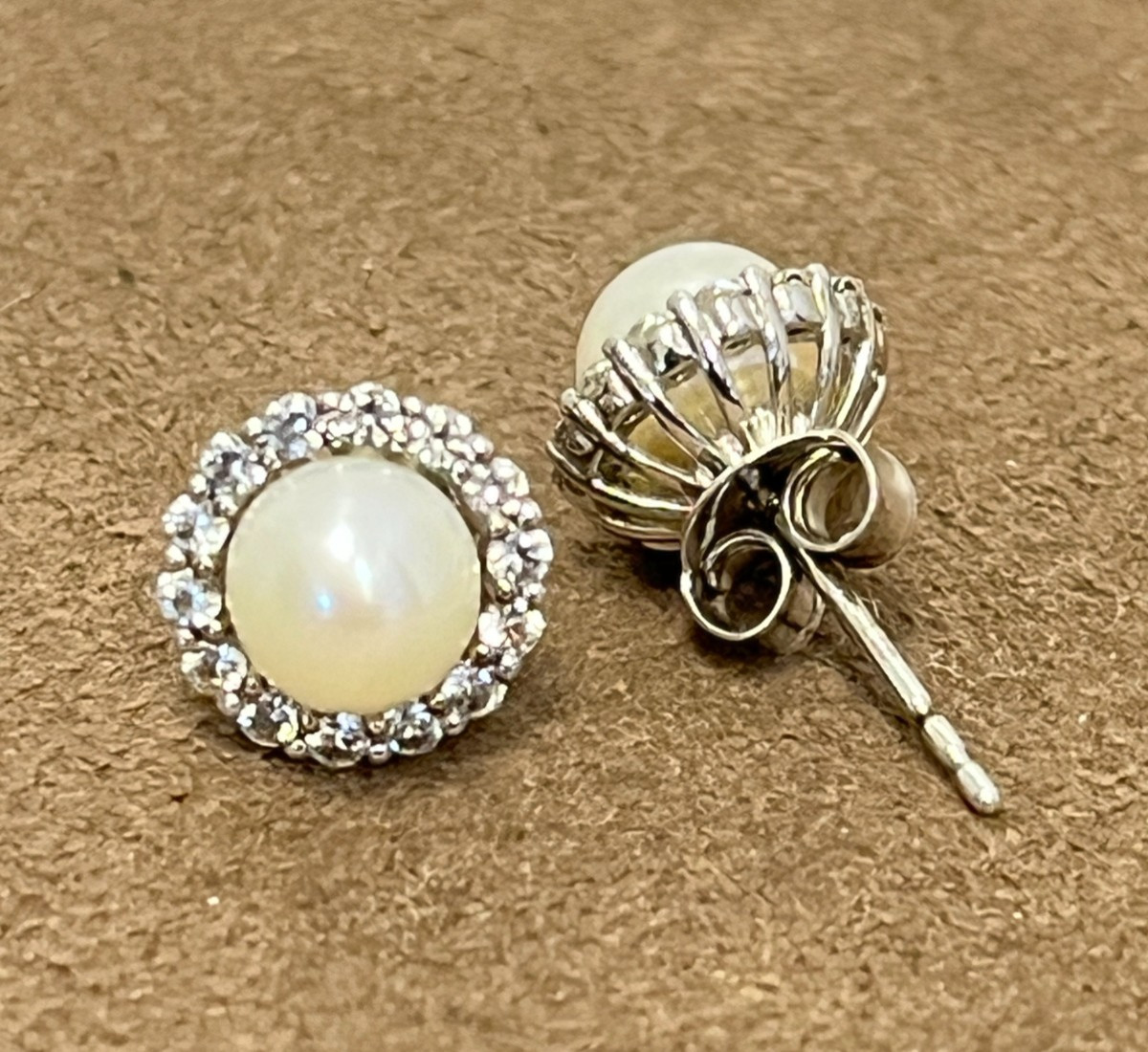 CUTE STERLING SILVER PEARL & WHITE SAPPHIRE STUD EARRINGS 9.1 mm