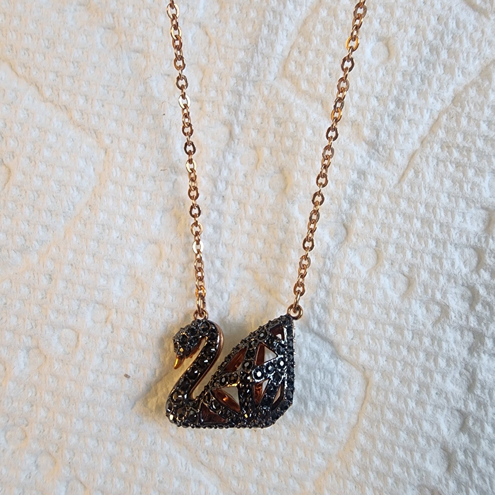 Swarovski Crystal Facet Reversible Swan Necklace Rose Gold Plated Black EUC