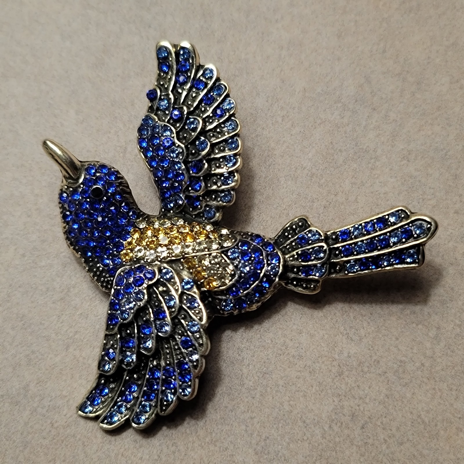 NWOT Heidi Daus-inspired Blue Rhinestone Blue Bird Flying Brooch Pin