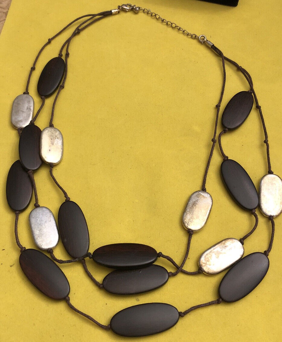 Brown Wood And Alloy Necklace – Classy- Fall Look