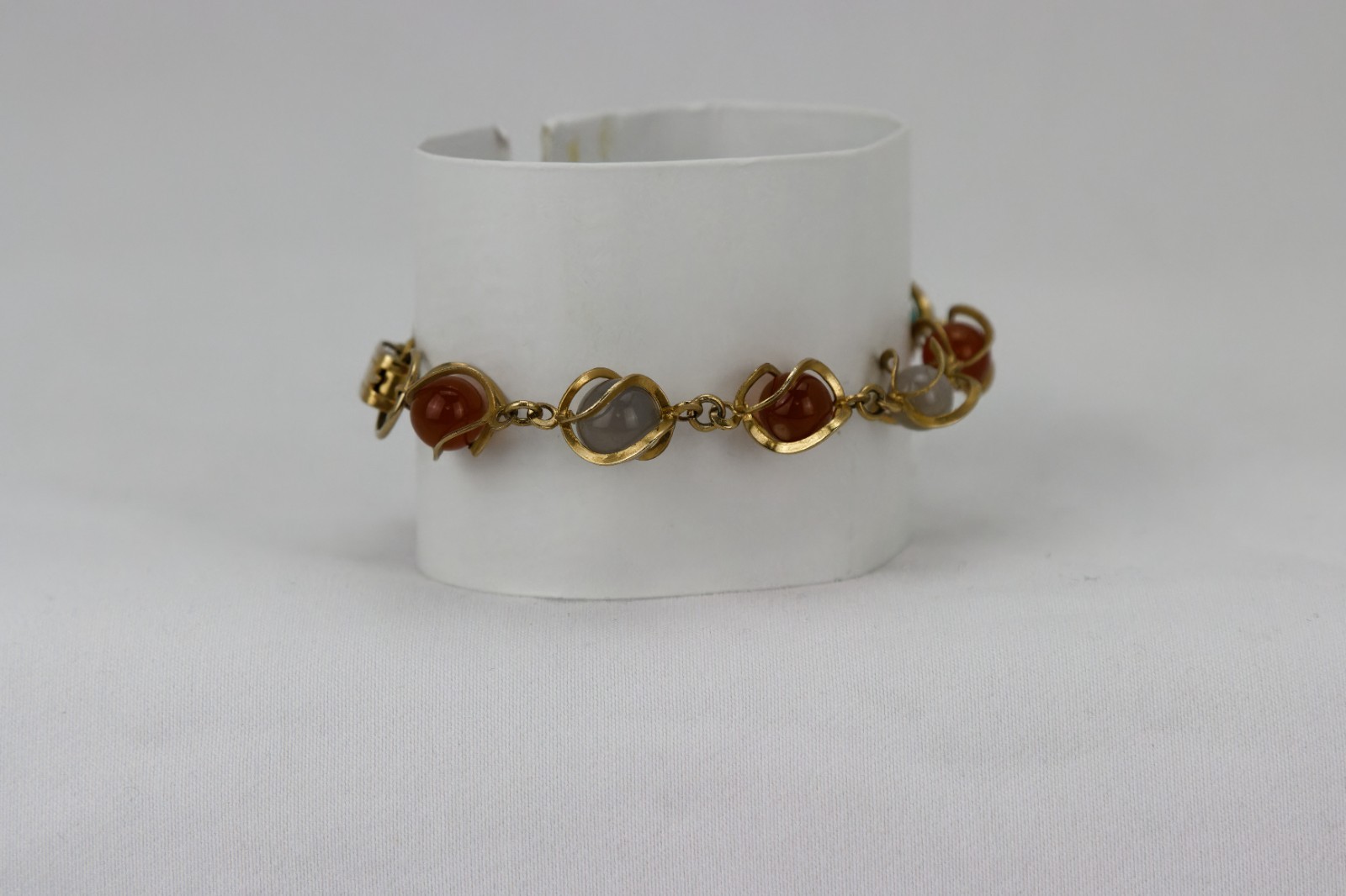 Caged Stone in Gold Tone Bracelet, Hinged Clasp, 9gr