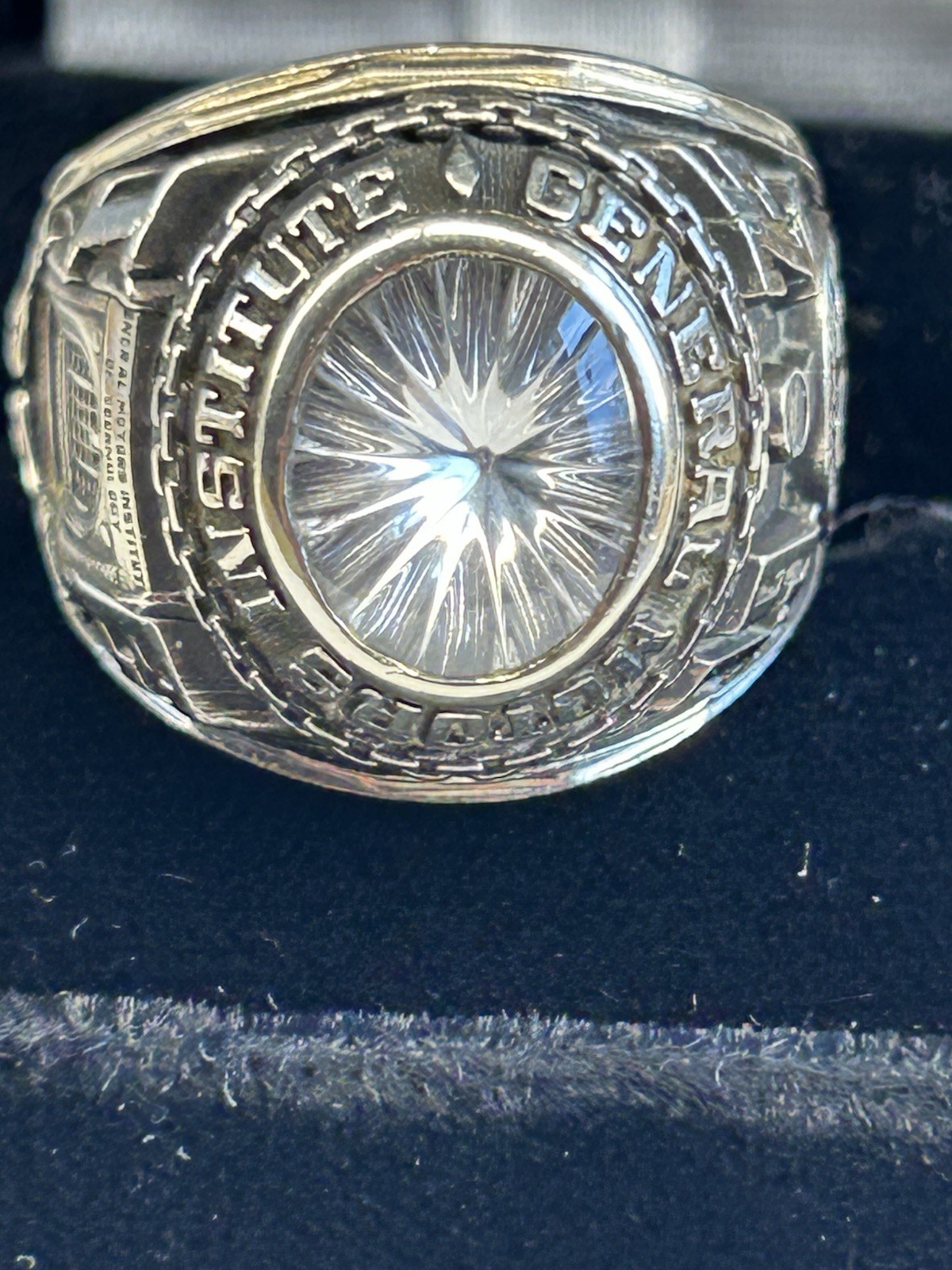 10k White Gold 1975 General Motors Institute Class Ring 22.4 Grams Size 9.5