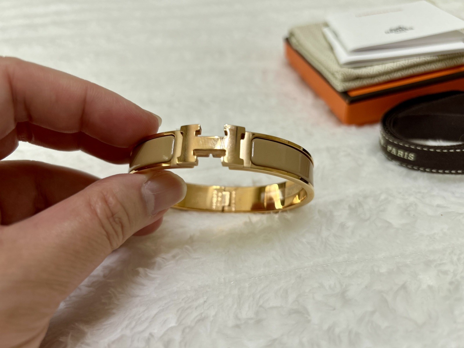 Rare Authentic HERMÈS Clic H Bangle Bracelet GM Sable Rose Gold HW – excellent
