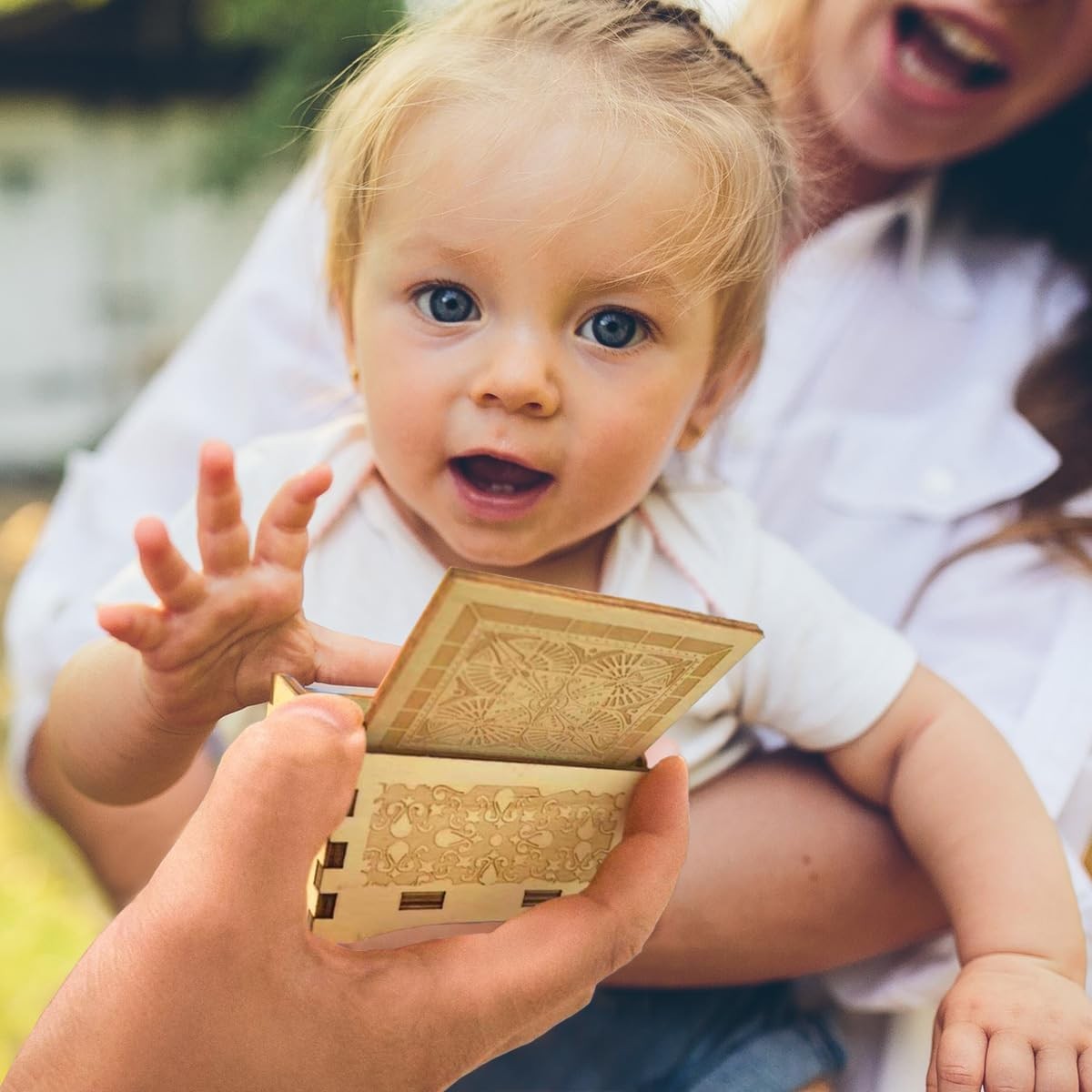 Daughter Gifts from Dad, Wooden Music Box, Dad to Daughter Gifts, Suitable for