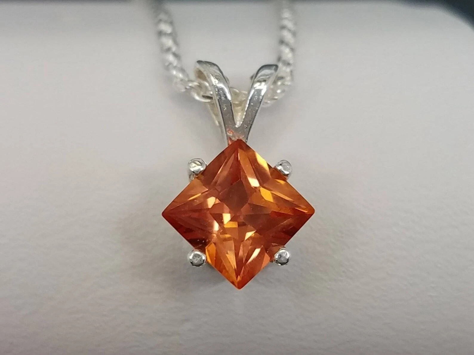 21 Ct Natural Orange Sapphire Princess Cut 925 Sterling Silver Pendant & Chain