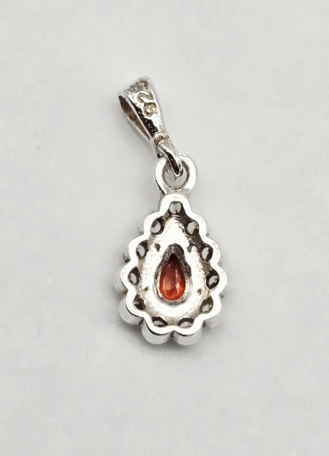 Vintage Sterling Silver Red Gemstone Inlay Halo Petite Drop Pendant – 1.0g