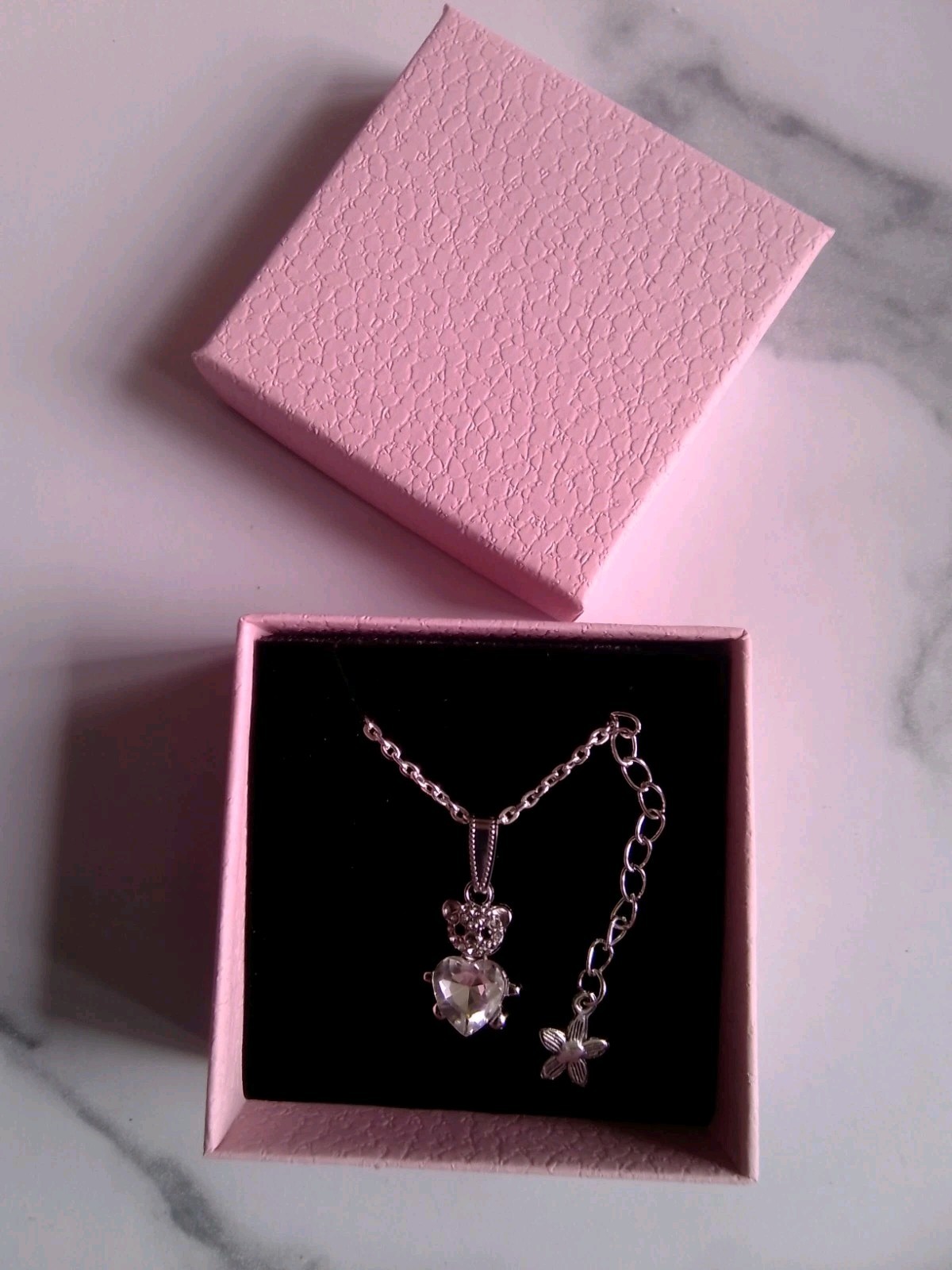 (16a) Silver Teddy Bear 🧸 Necklace With white Rhinestone & Box.