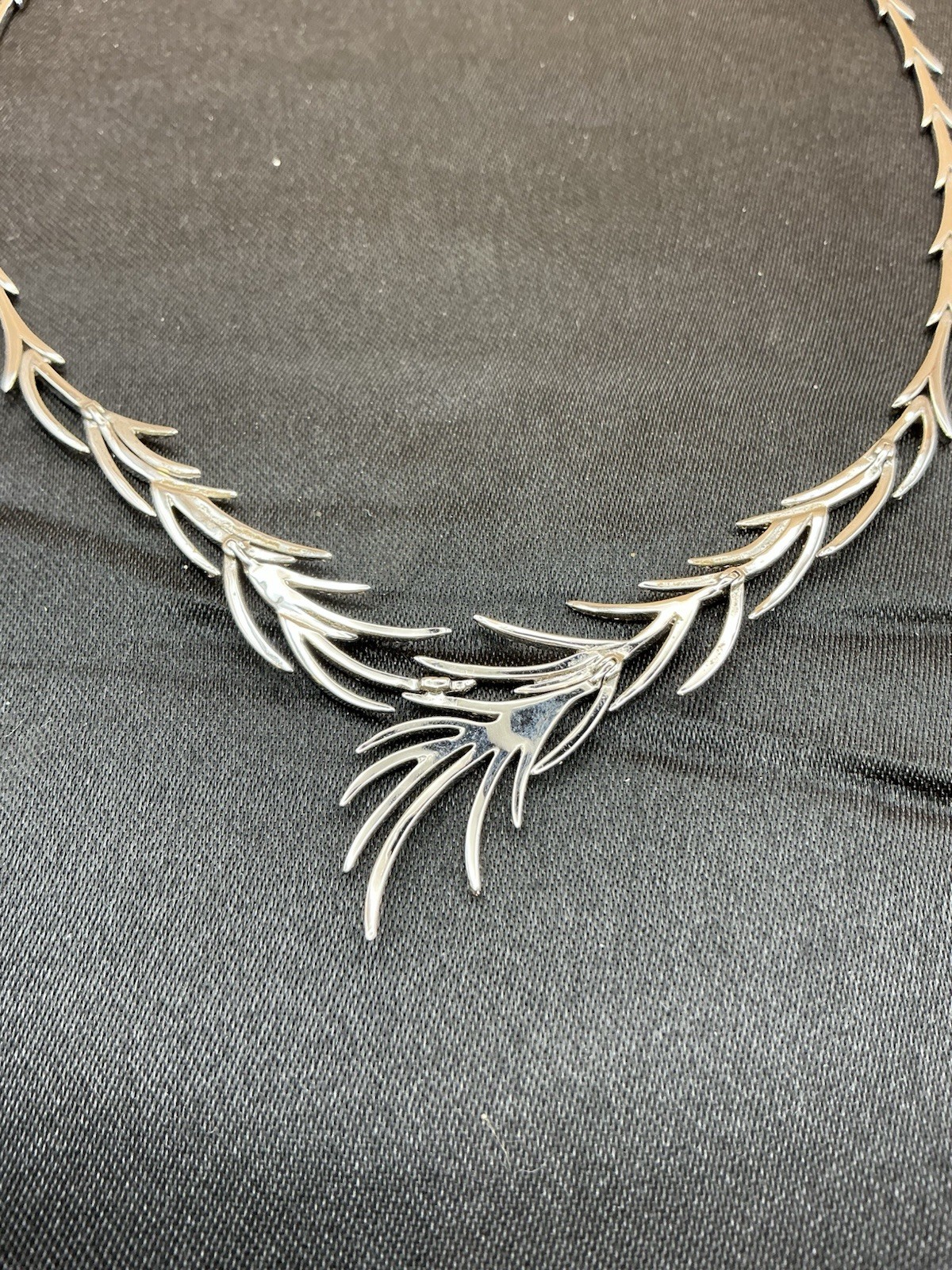 14k White Gold Tone Diamond Leaf Vine Statement Necklace Bar Link Chain