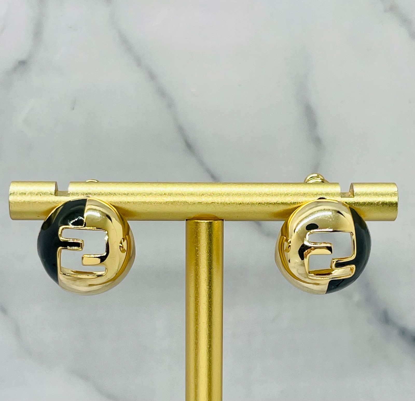 FENDI FF Black Enamel Round Earrings – Pre owned / MC6142