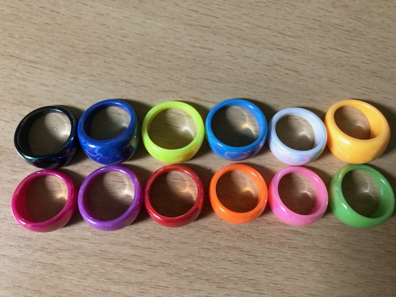 Glossy Bright Coloured Dome Plastic Resin Acrylic Ring – Retro 80’s – NEW
