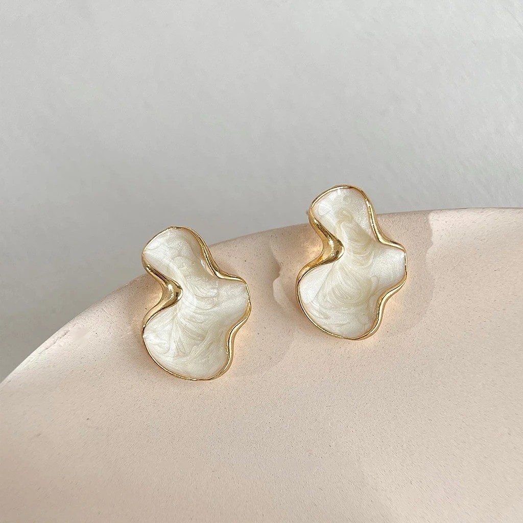 Artistic Abstract White Black Color Cloud Irregular Earring Women Temperament