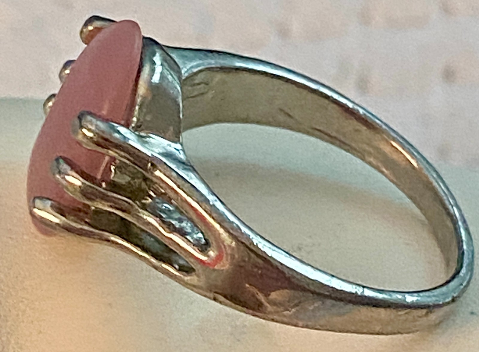Silver Tone Pink Oval Cabochon Split Band Statement Ring Size 7