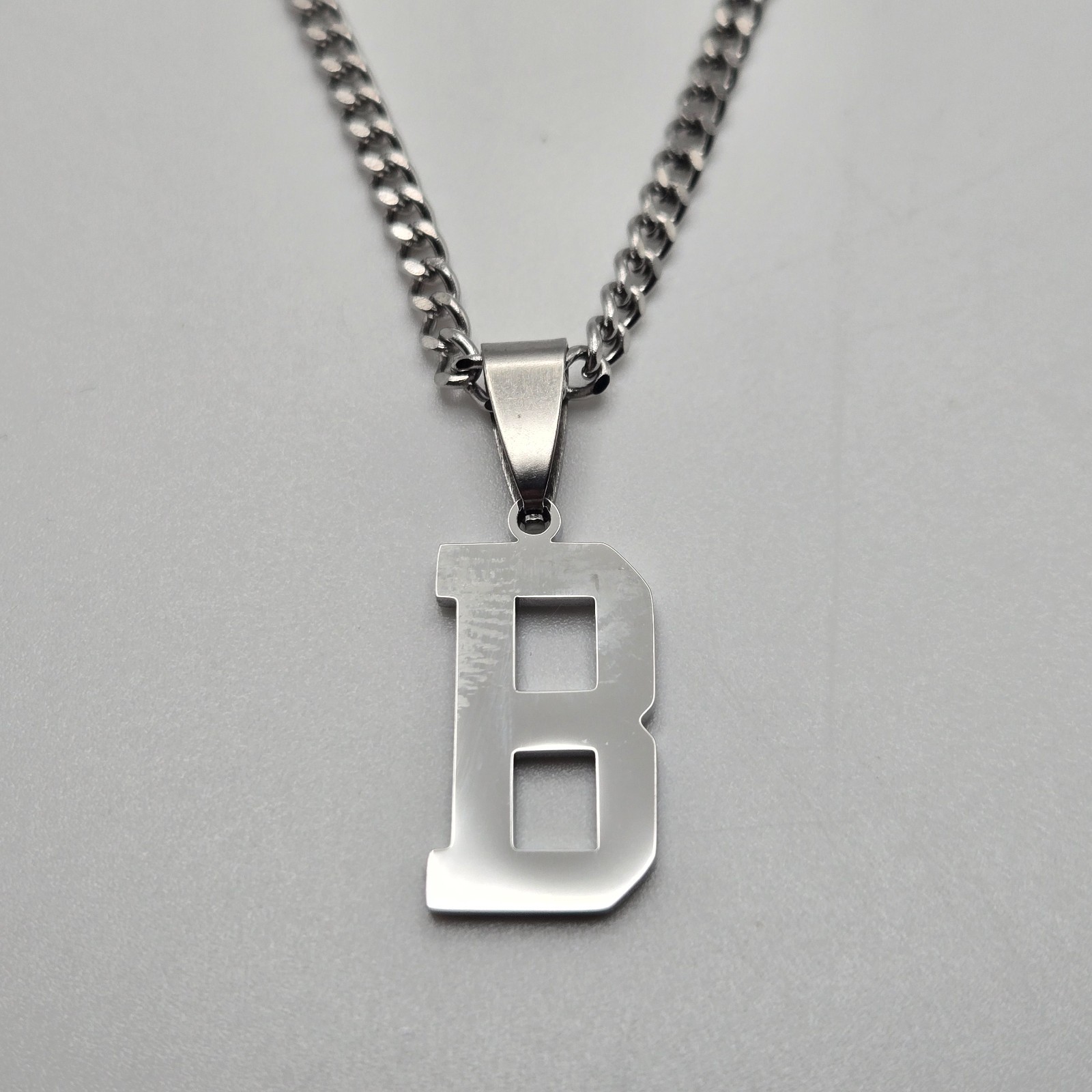 A-Z LETTER INITIAL Pendant Charm / 18″-24″ STAINLESS CHAIN NECKLACE