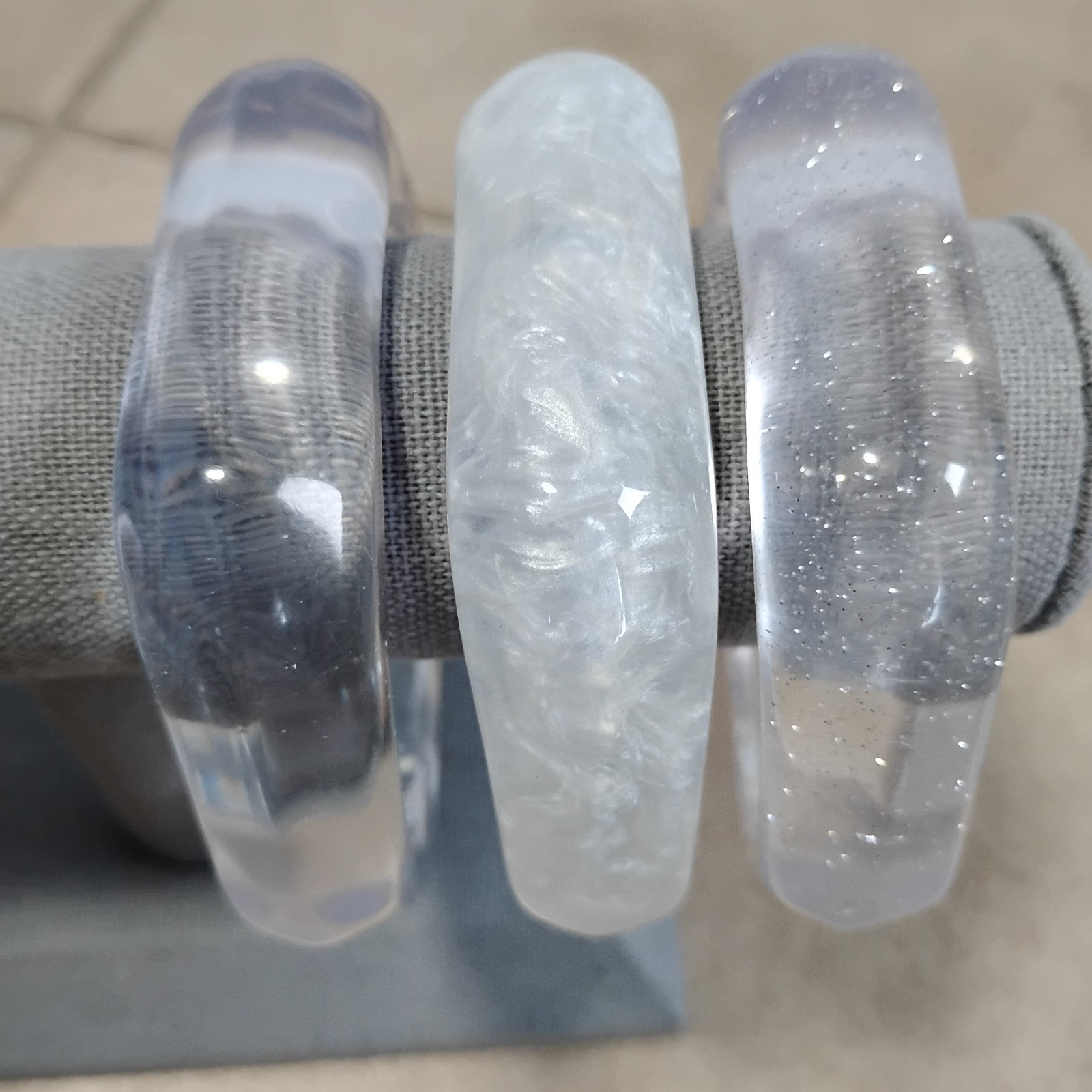 Lot Of 3 Clear Acrylic Plastic NEW Bangle Bracelets Sz 8 Sparkle Frosted Glitter