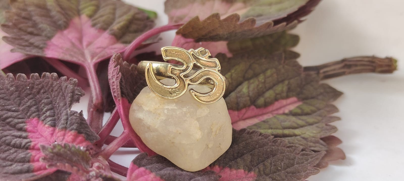 Gold Om Ring, Aum Symbol Ring, Spiritual Yoga Ring, Hindu Om Jewelry, Meditation