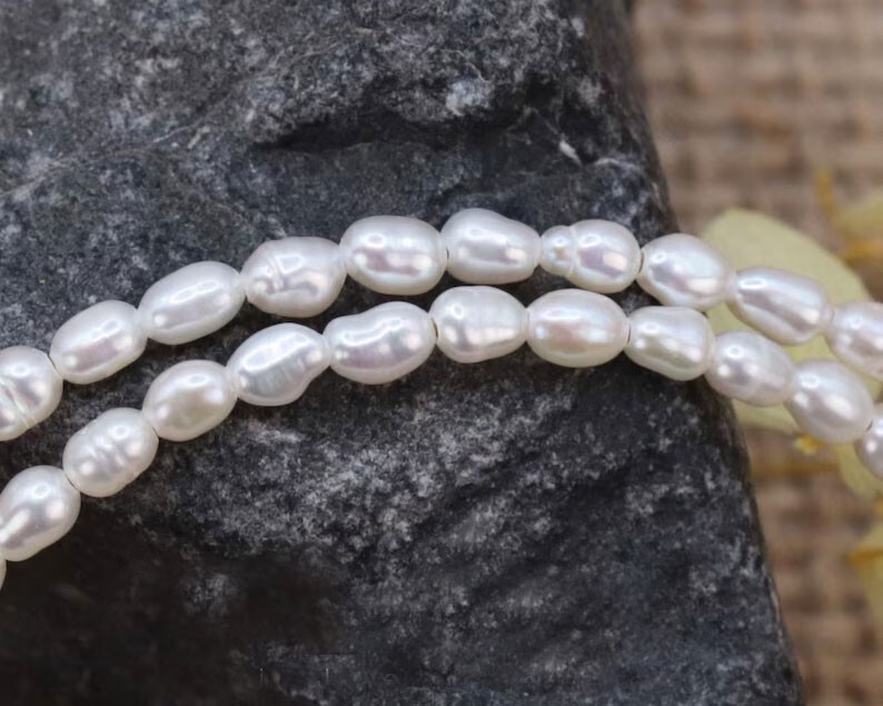 Natural Mother of Pearl 2-3mm Rice Beads Healing Elegant Dainty Choker Necklace
