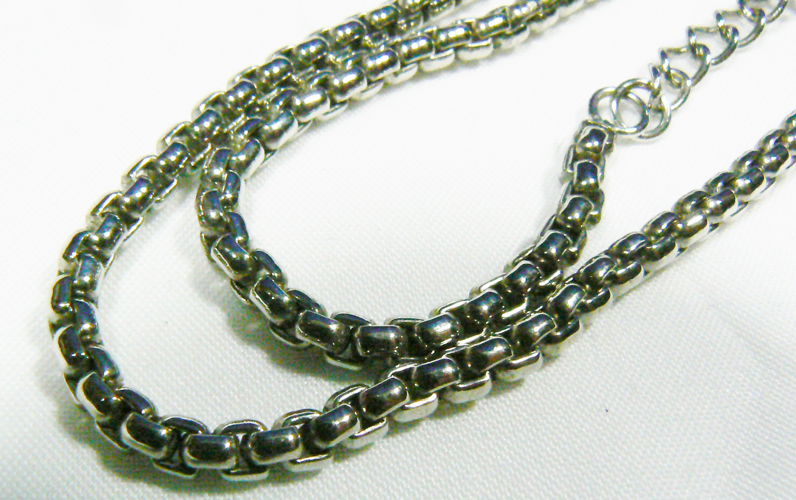 High Quality Silver Tone Round link chain Necklace 18″L 4 mm wide