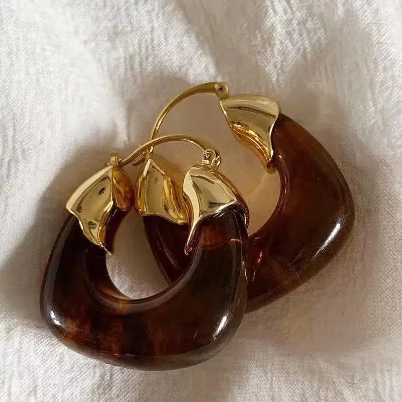 Brand New 1 Pair Resin Acrylic Earrings U-Ring Earrings, Women’s Fashion Jewelry