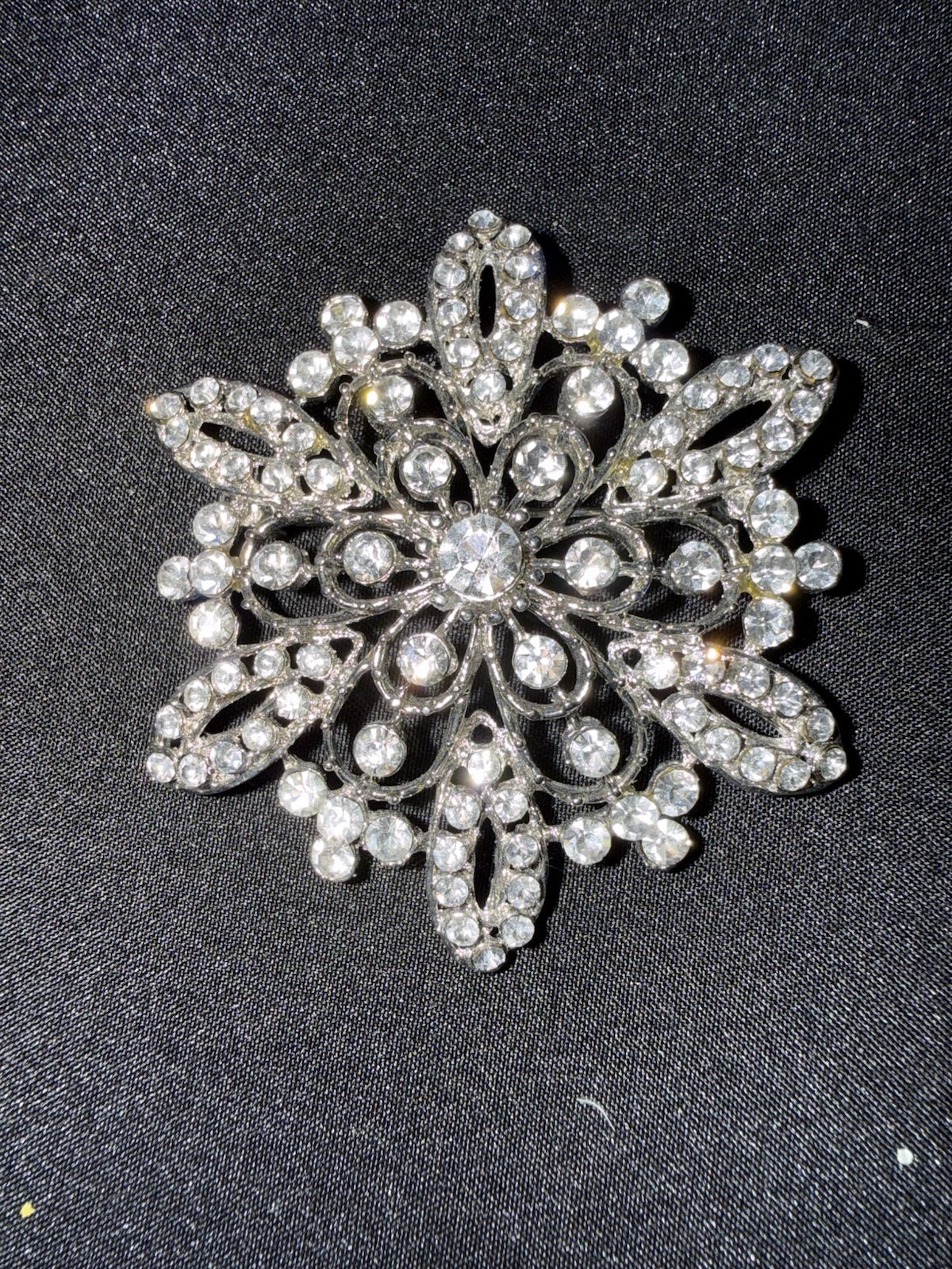 Silver Tone Snowflake Brooch Pin, Clear Round Rhinestone Cluster