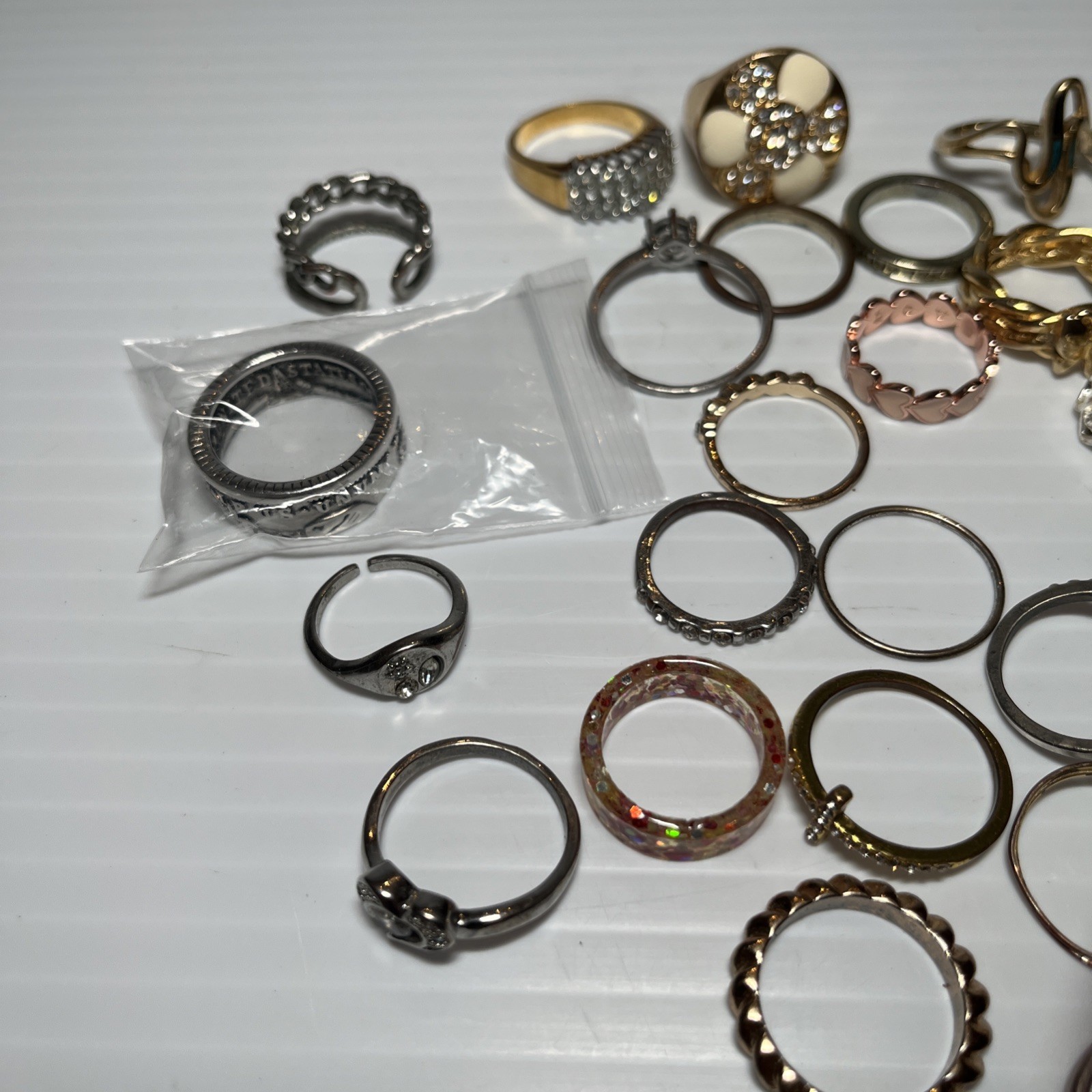 40 GOLD & Silver TONE FASHION RINGS VARIOUS SIZES & STYLES Assorted Sizes