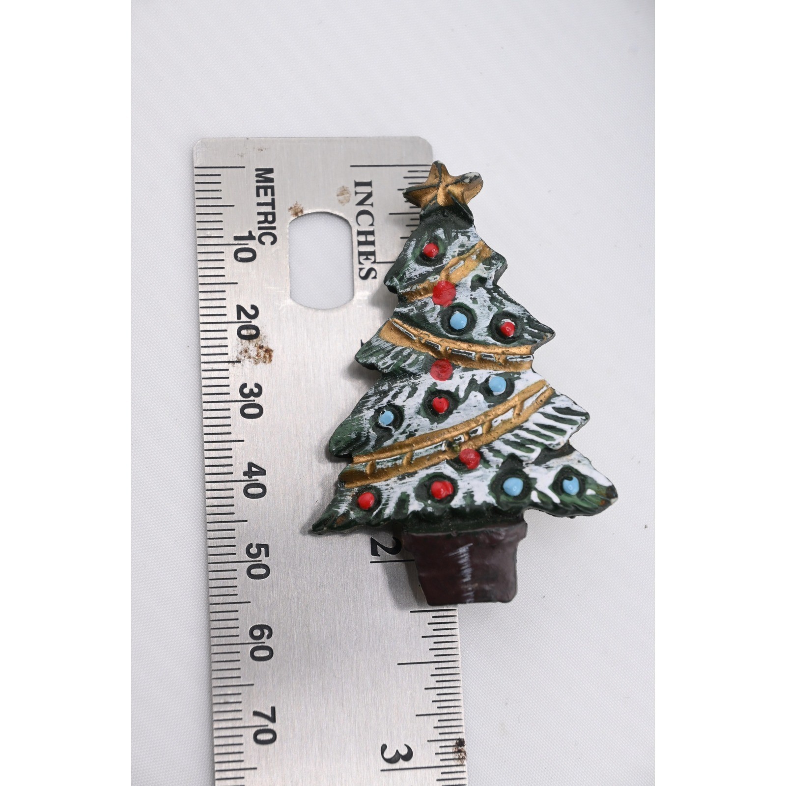 Vintage Hand Painted Ceramic Christmas Tree Brooch.