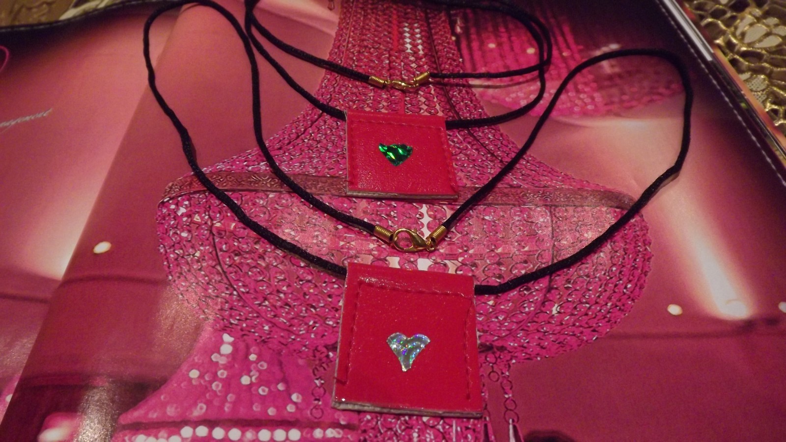 2 x Leather Look Pendant Tweet Locket Self Insert Your Lucky Paper Tweeze it In