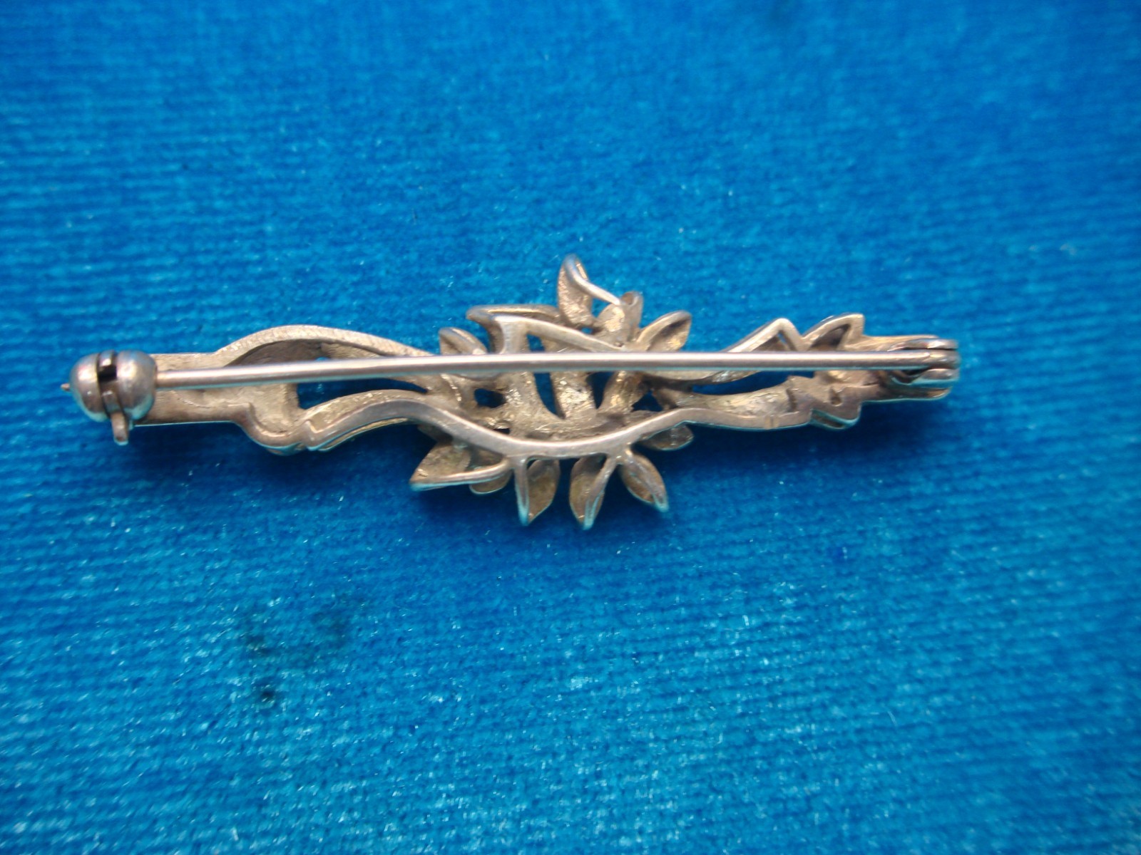 VINTAGE STERLING SILVER FANCY BAR PIN WITH MARCASITES
