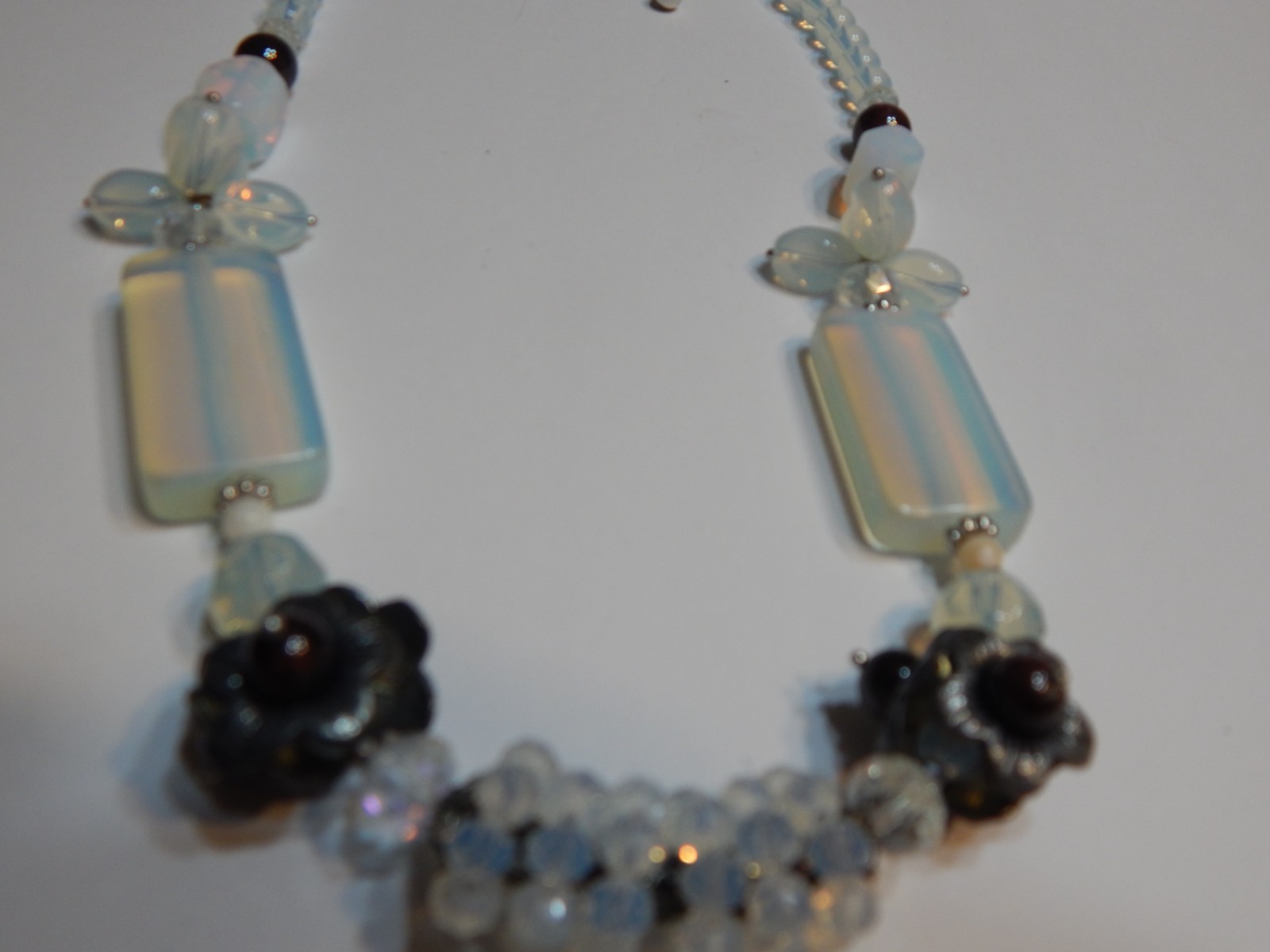 necklace women Opalite 24in with extender a very nice looking peice (N13)