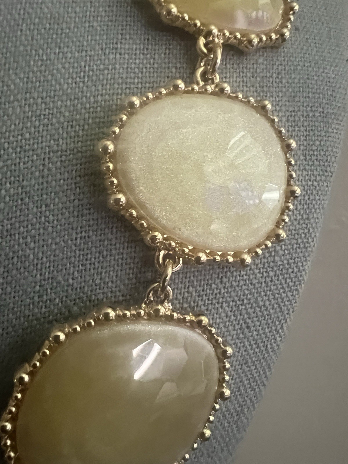 Yellow Acrylic Faceted Stone Statement Necklace – 20″ To 23″