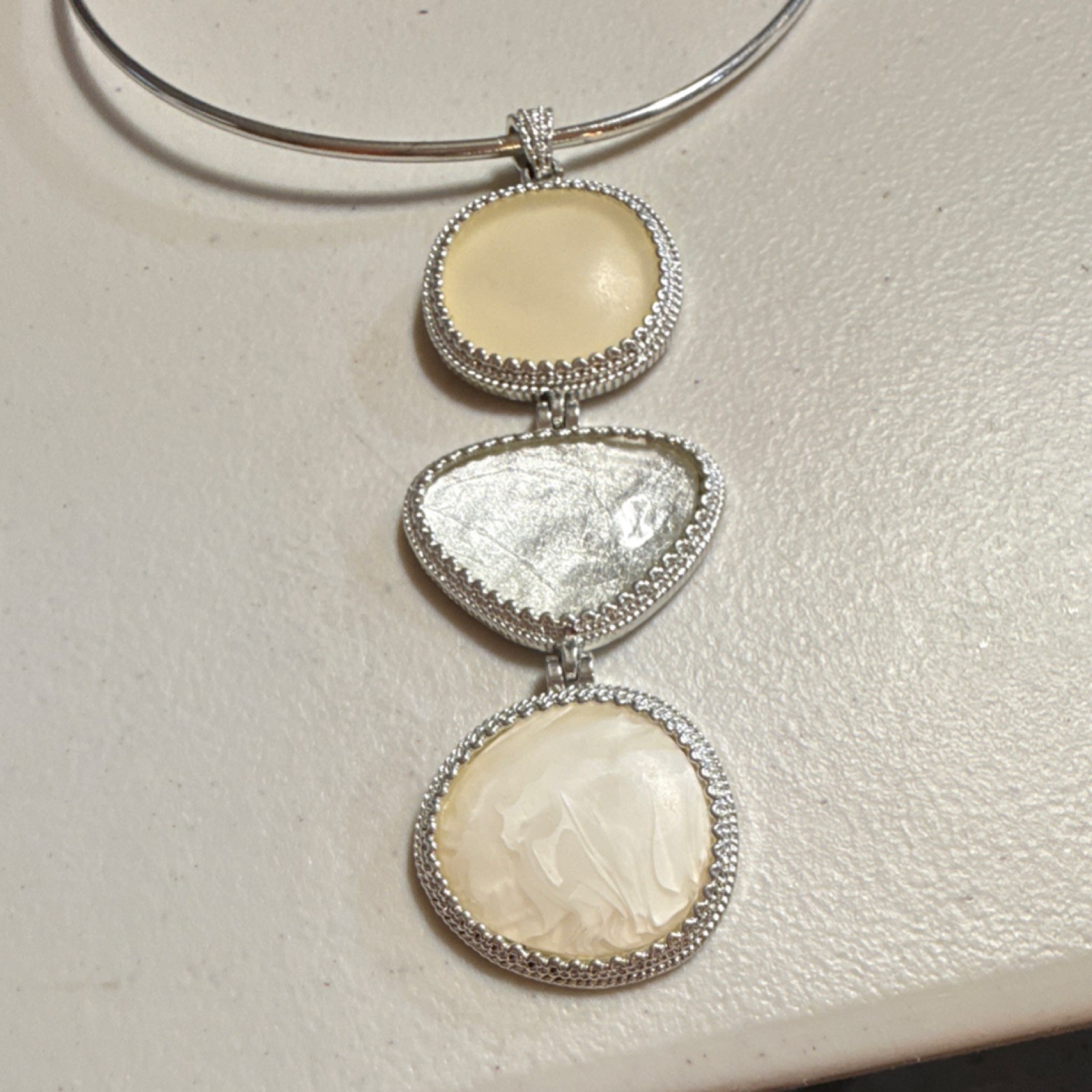 Chico’s Silver Cream Statement Pendant Necklace Three Round Pendants Lobster
