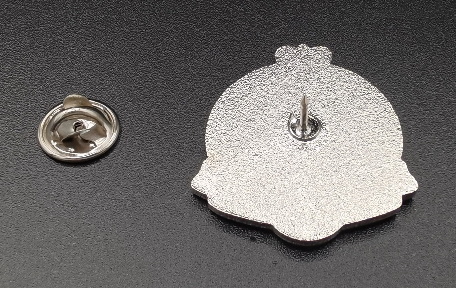 2 x 1952-2022 Queen Elizabeth II Platinum Jubilee Pin Badge Brooch ER 70 Years