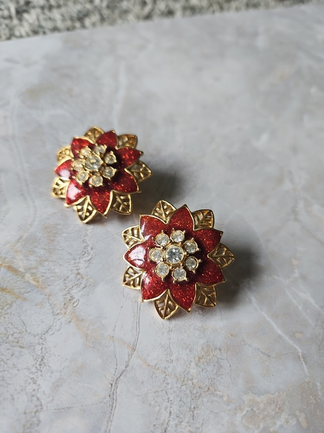 Womens Post Back Earrings Sparkly Red Enamel Crystals Gold Tone Poinsetta