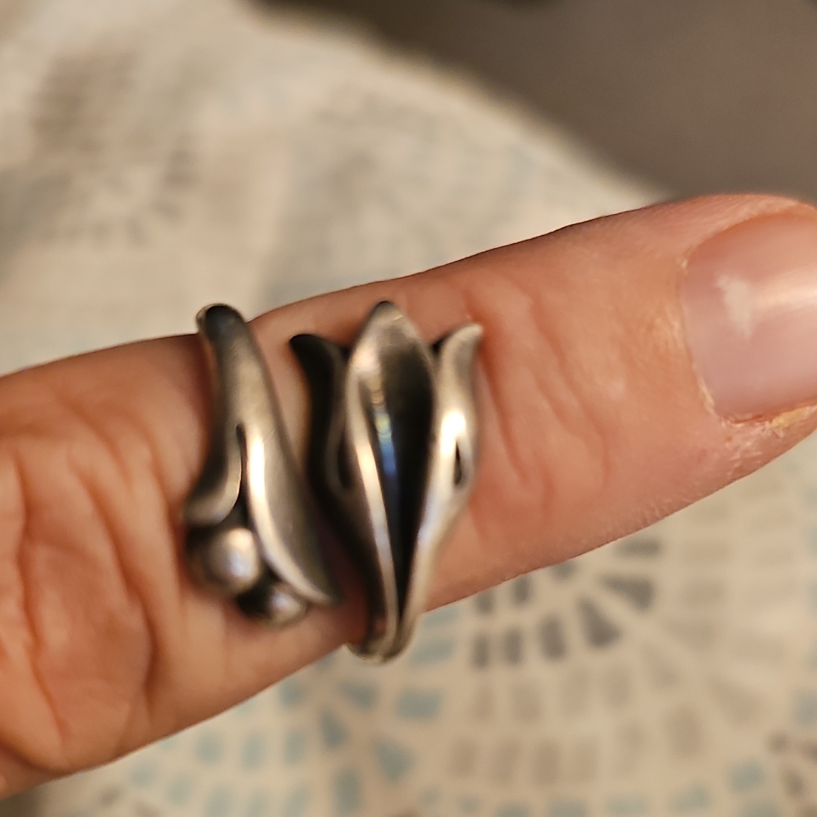 Vintage 1970s Signed AVON Sterling Silver Tulip Lily Flower Bypass Wrap Ring