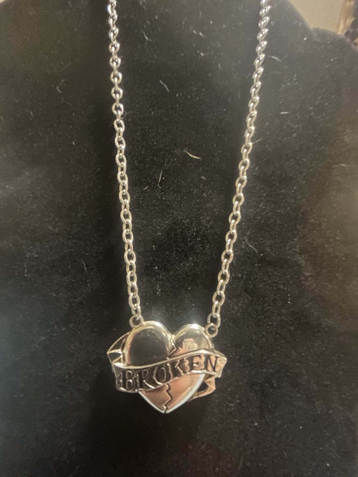 Silver Tone Cable Chain Necklace Broken Heart Charm Pendant Lobster Clasp