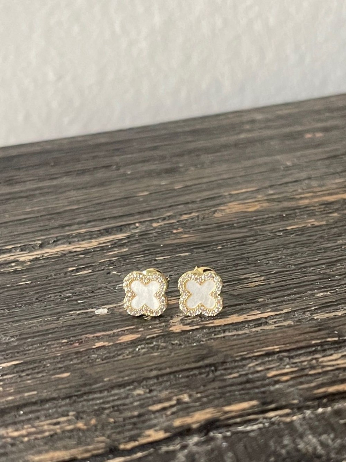 Beautiful Clover CZ White Stud Earrings in Laminated Gold