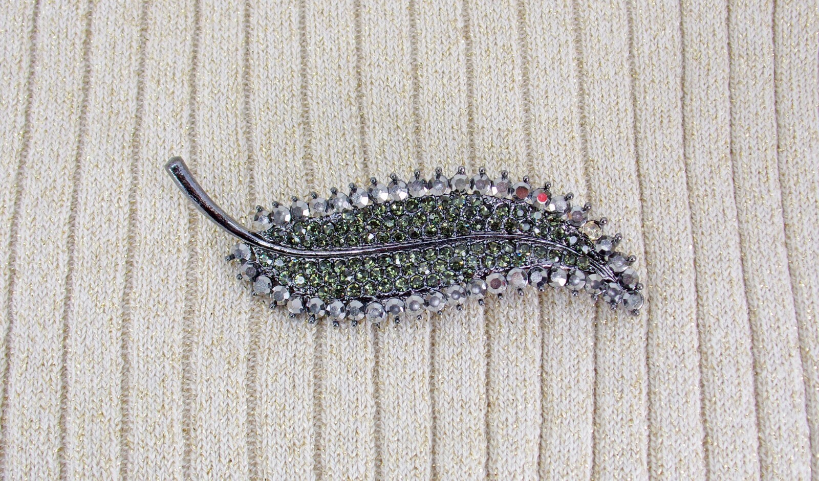 Elegant gray leaf crystal pin brooch in a hematite color, women’s fashion pin
