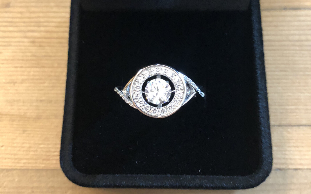 Avon Everlasting Love Ring Floating CZ Stone Raised Setting 925 Size 9