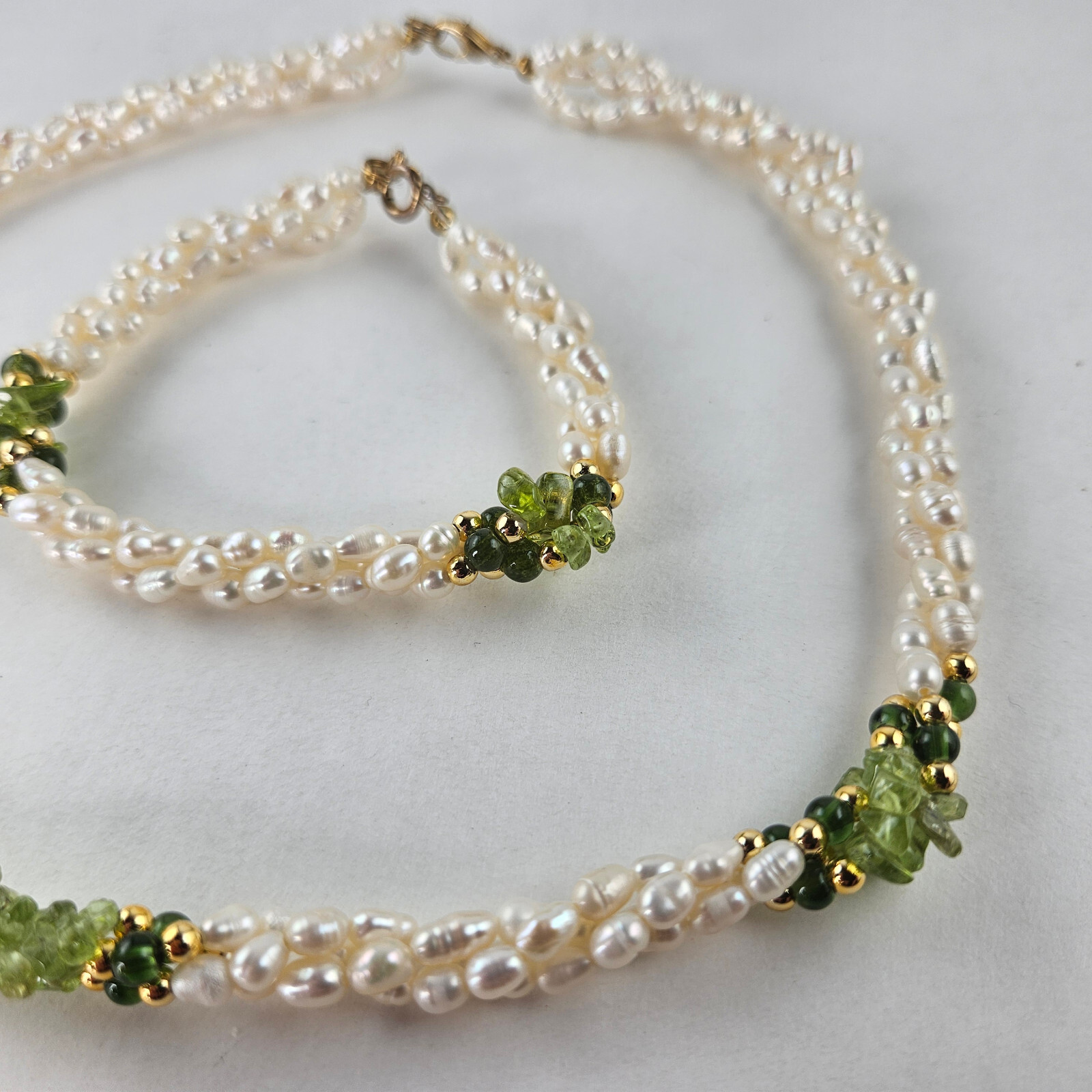 Freshwater Pearl Necklace 17in & Bracelet 7.75 with Green Peridot [8141]