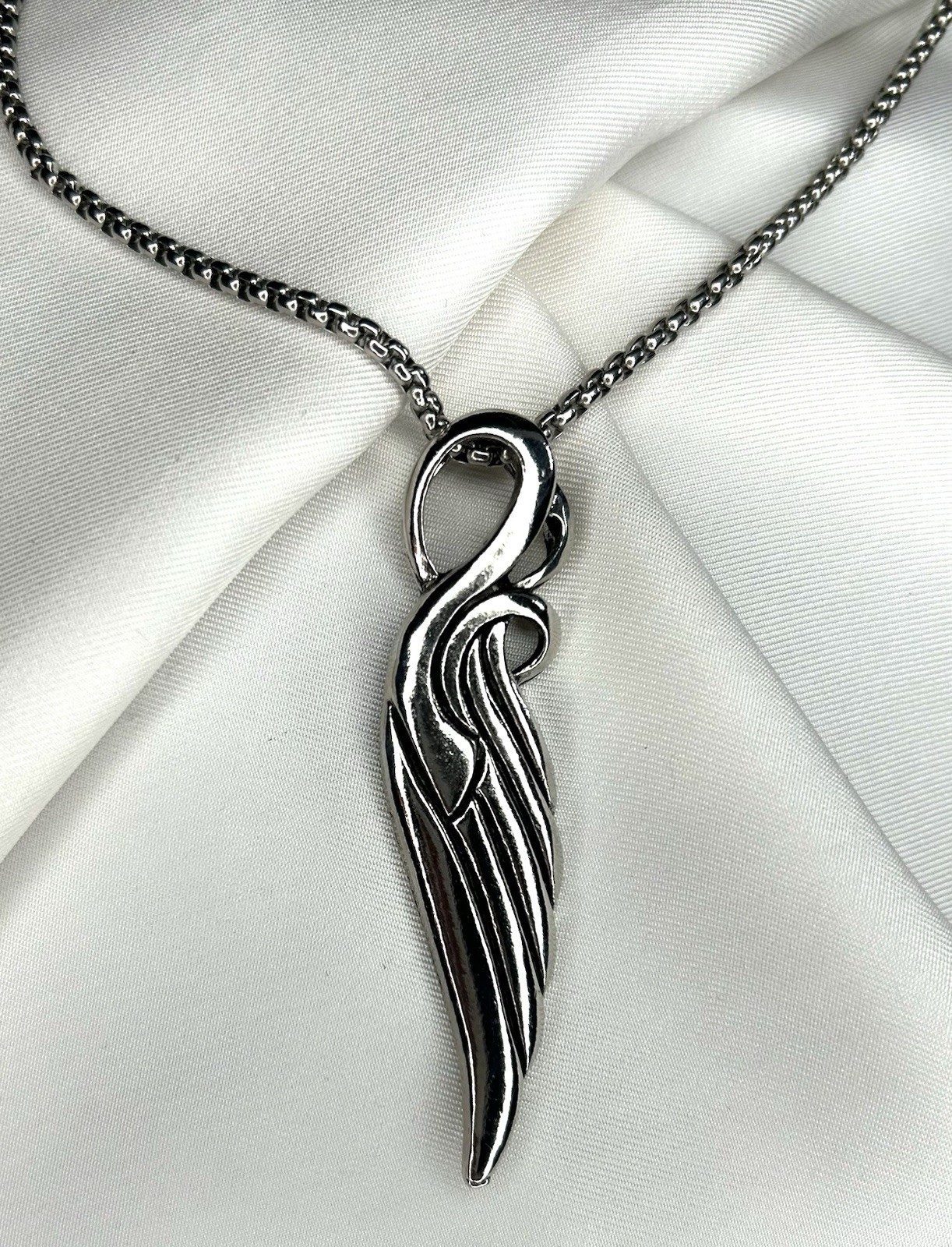 New GOTHIC Punk Rock GUARDIAN ANGEL Wing Pendant Necklace Durable Titanium Steel